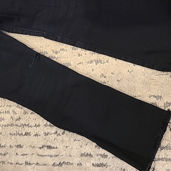Aritzia The Castings high rise cigarette Jeans Overdye Black, raw edge hems - Picture 6 of 7